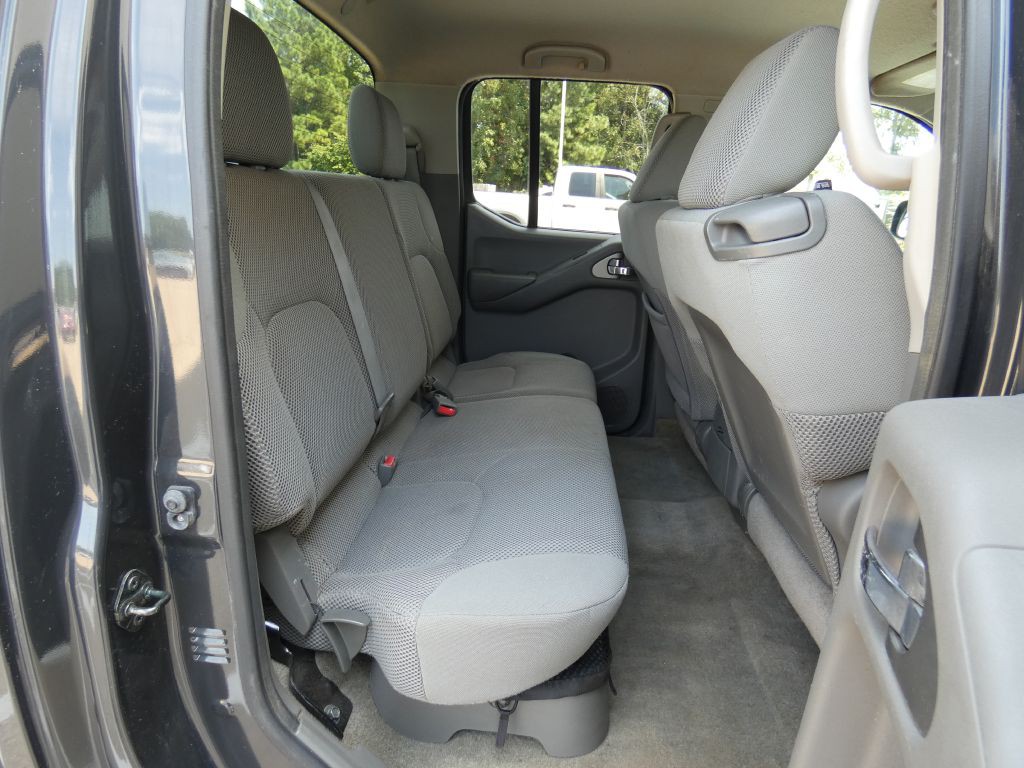 2011 Nissan Frontier Image 14