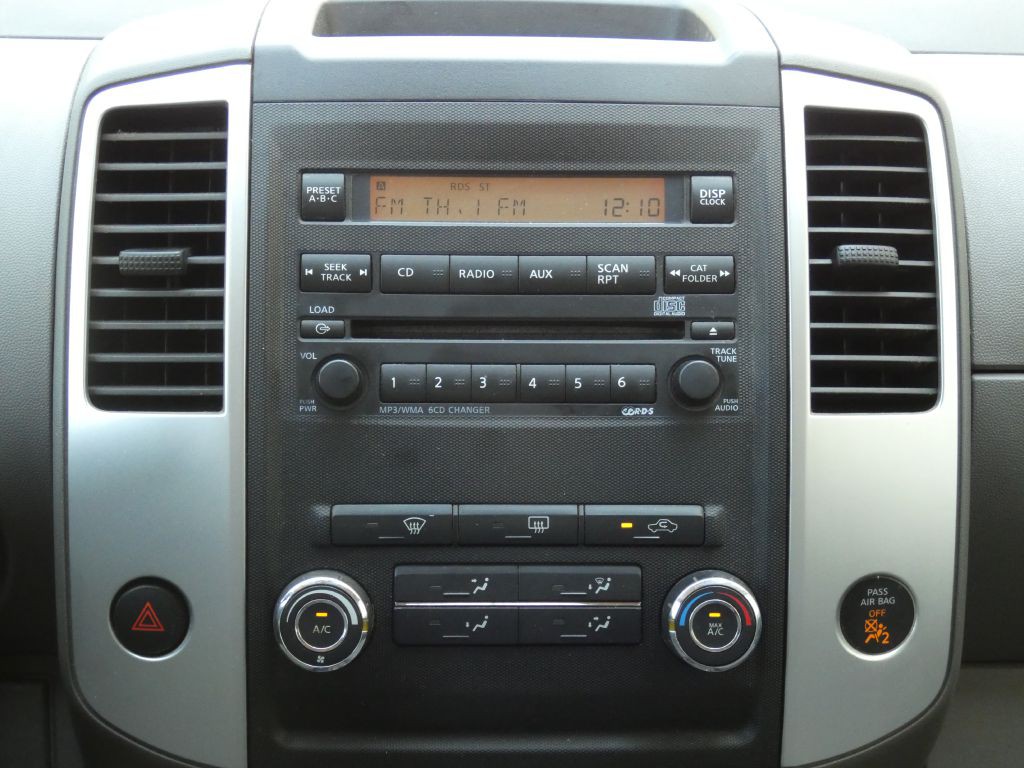 2011 Nissan Frontier Image 8