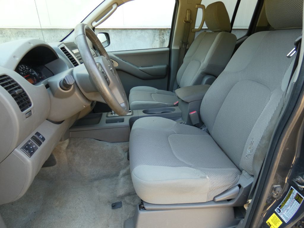 2011 Nissan Frontier Image 11