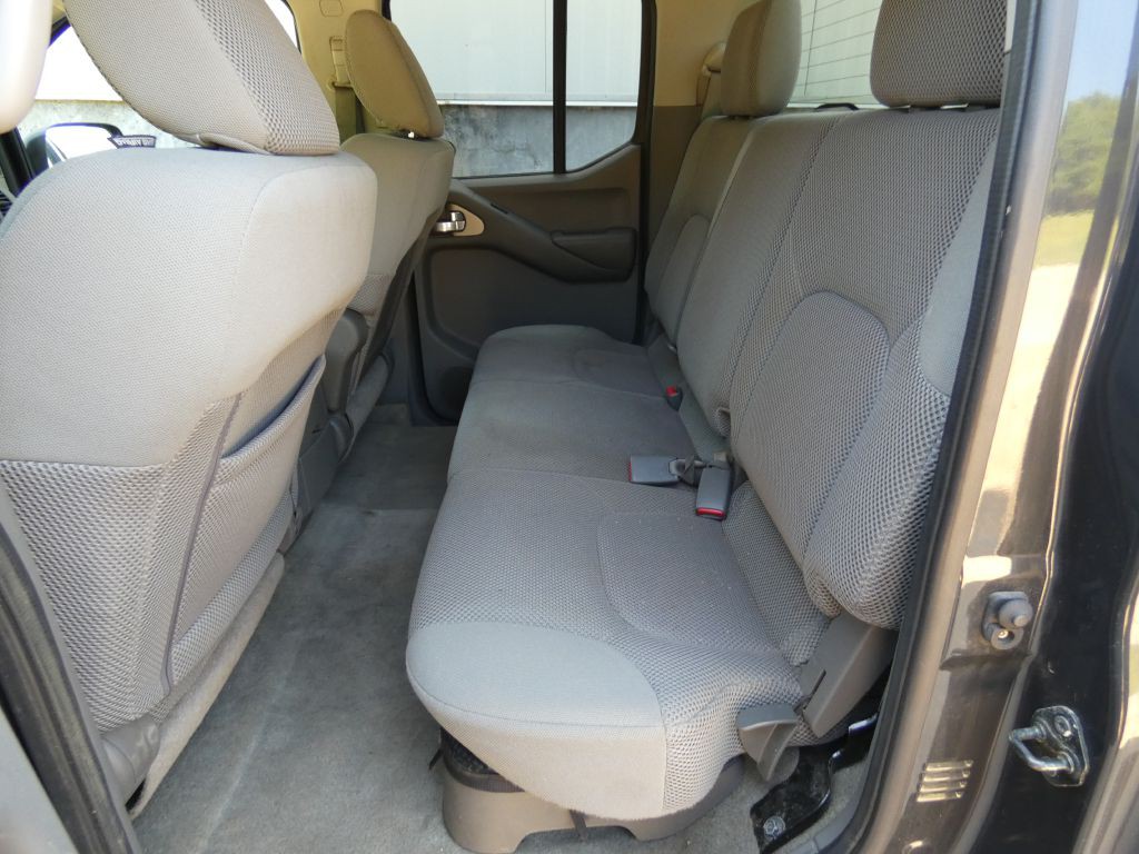 2011 Nissan Frontier Image 13