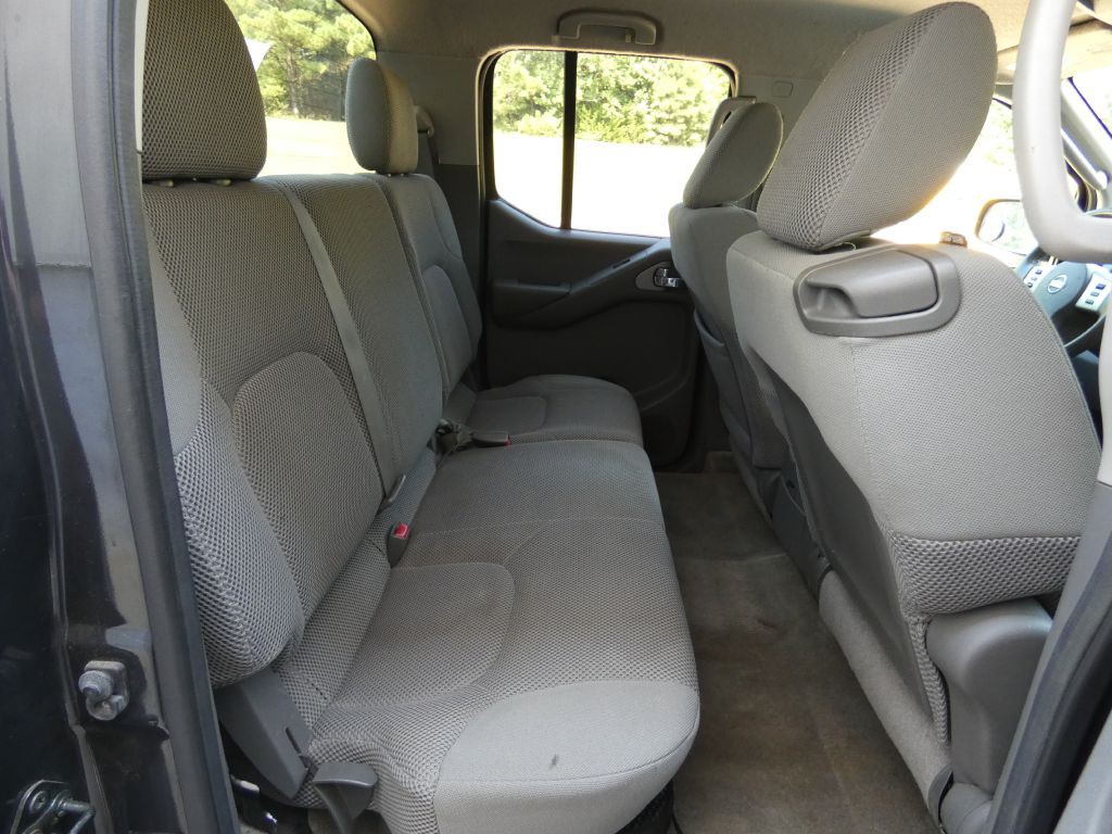 2011 Nissan Frontier Image 14