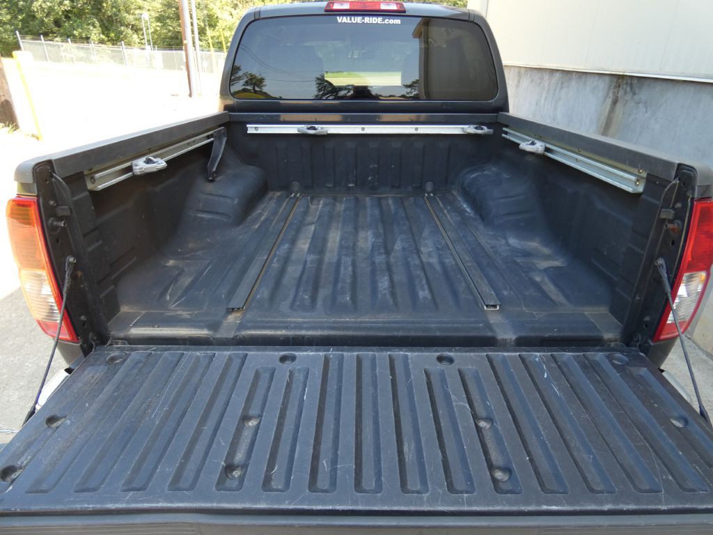 2011 Nissan Frontier Image 17