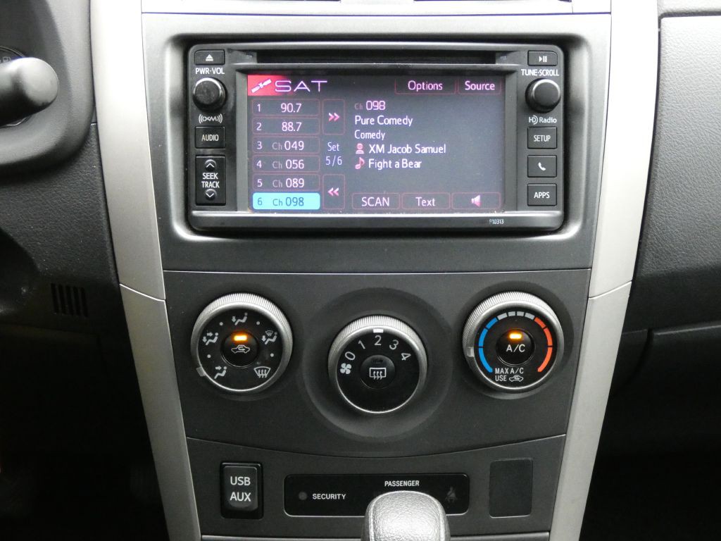 2013 Toyota Corolla Image 8