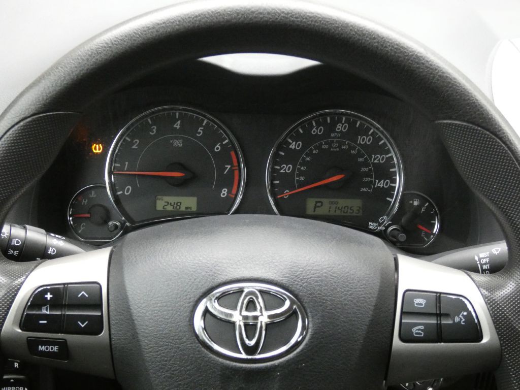 2013 Toyota Corolla Image 9