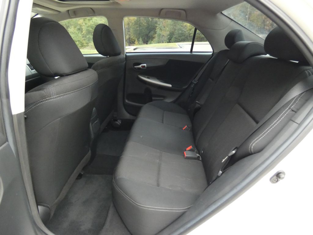 2013 Toyota Corolla Image 14