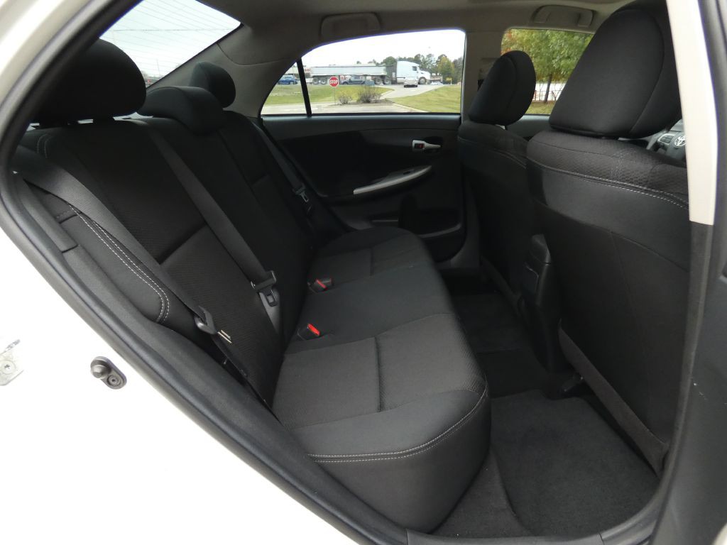 2013 Toyota Corolla Image 15