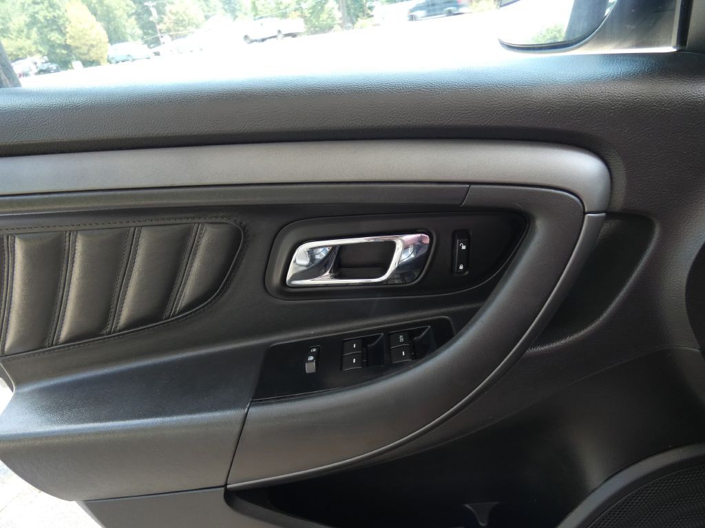 2012 Ford Taurus Image 10
