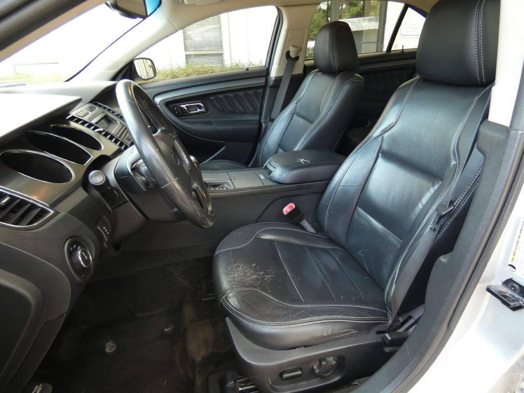 2012 Ford Taurus Image 11