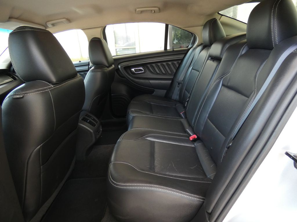 2012 Ford Taurus Image 13