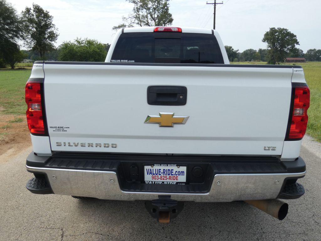2015 Chevrolet Silverado 1500 Image 2