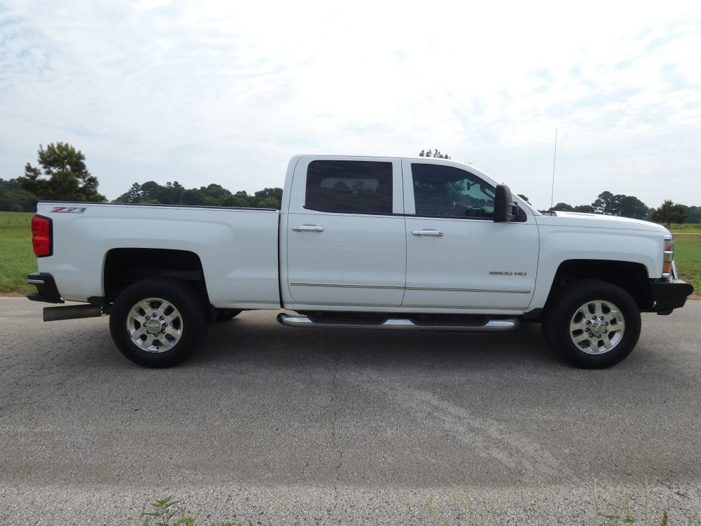 2015 Chevrolet Silverado 1500 Image 3