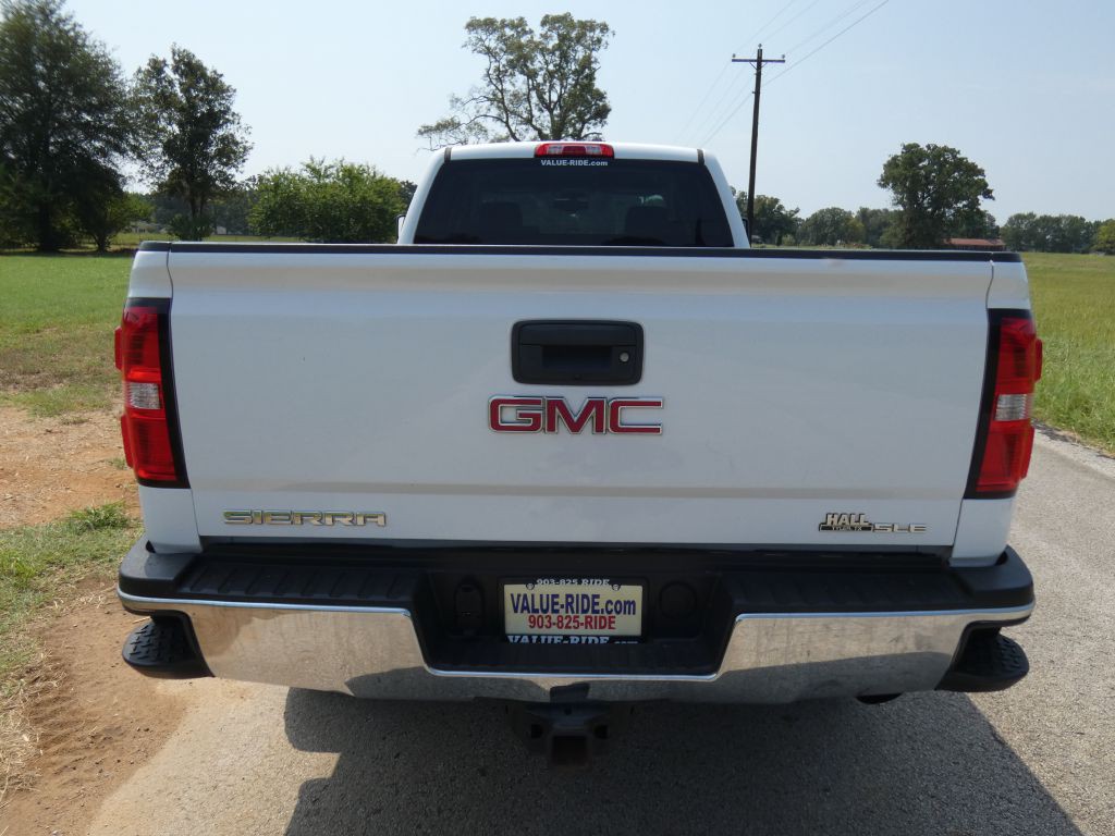 2017 GMC Sierra Image 2