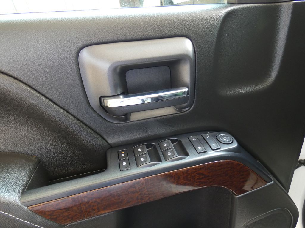 2017 GMC Sierra Image 16