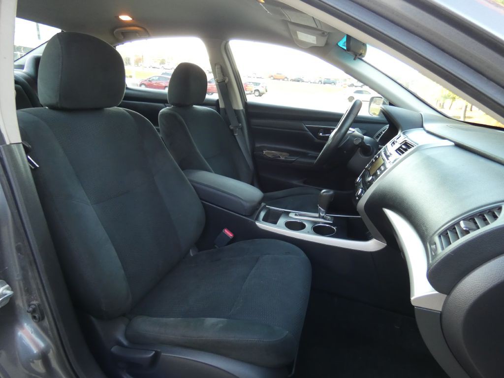 2015 Nissan Altima Image 13