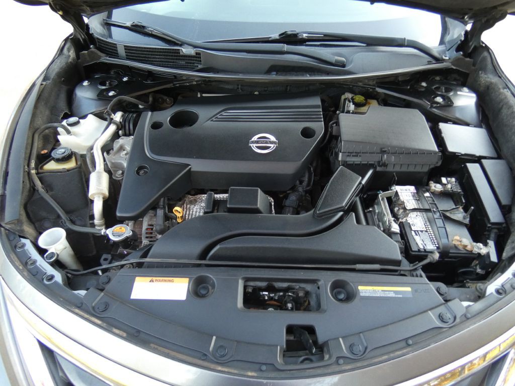 2015 Nissan Altima Image 18