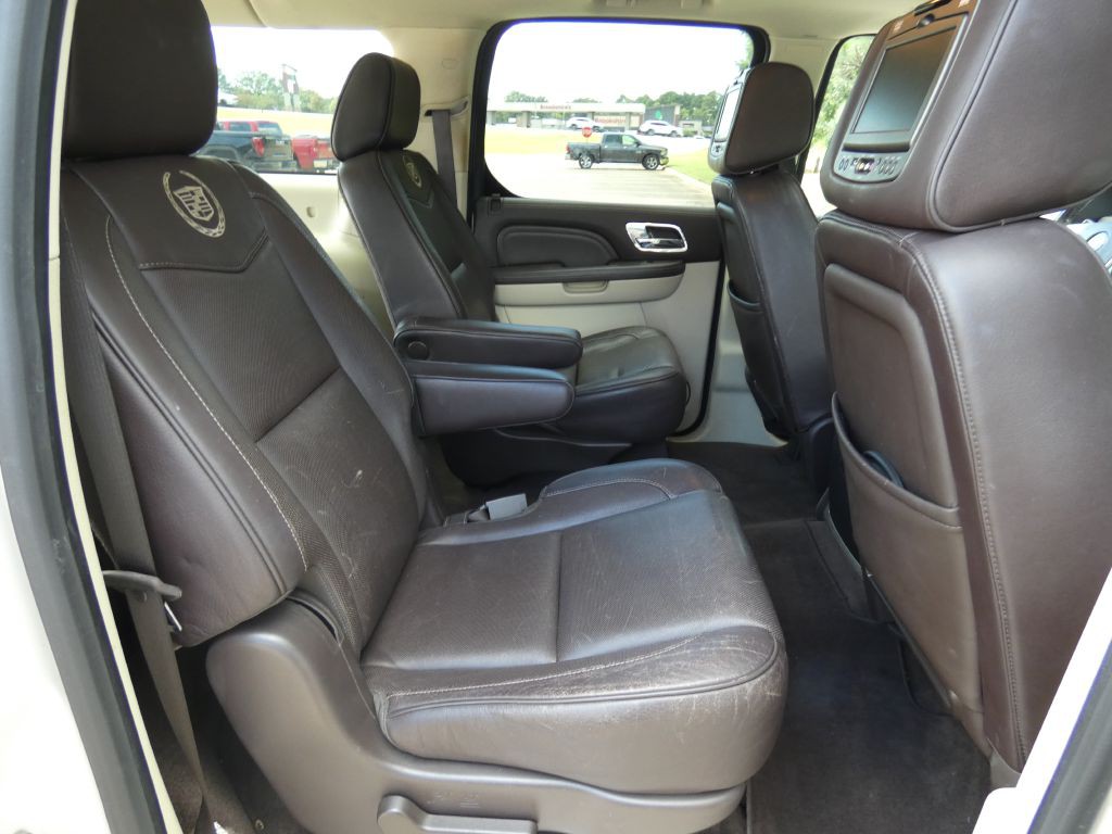 2013 Cadillac Escalade Image 14