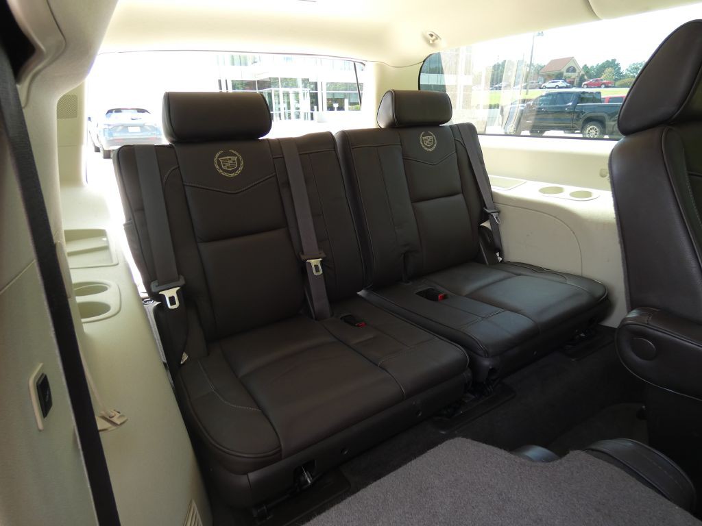 2013 Cadillac Escalade Image 15