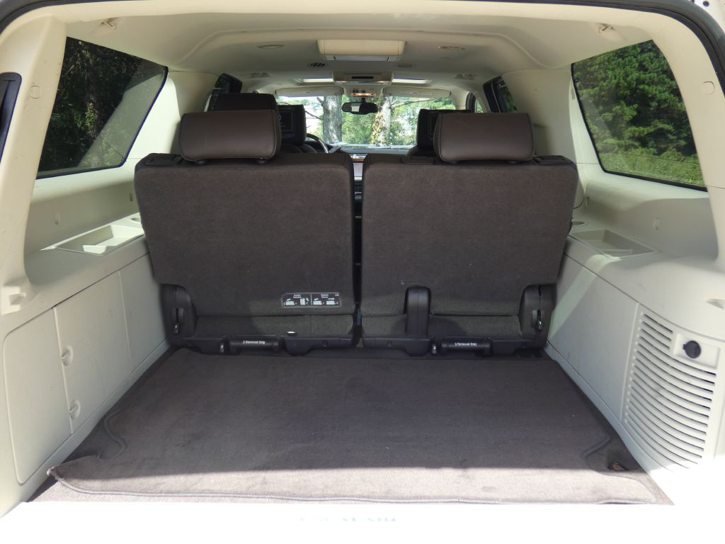 2013 Cadillac Escalade Image 16