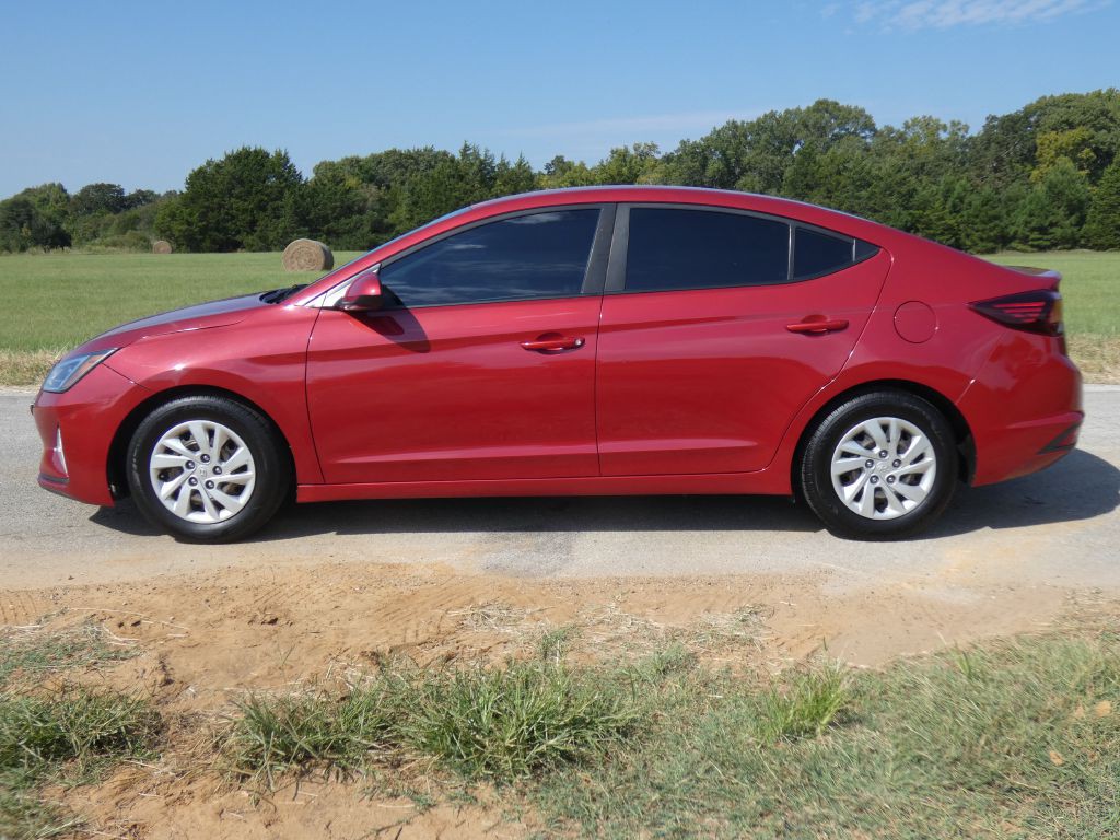 2020 Hyundai Elantra Image 2