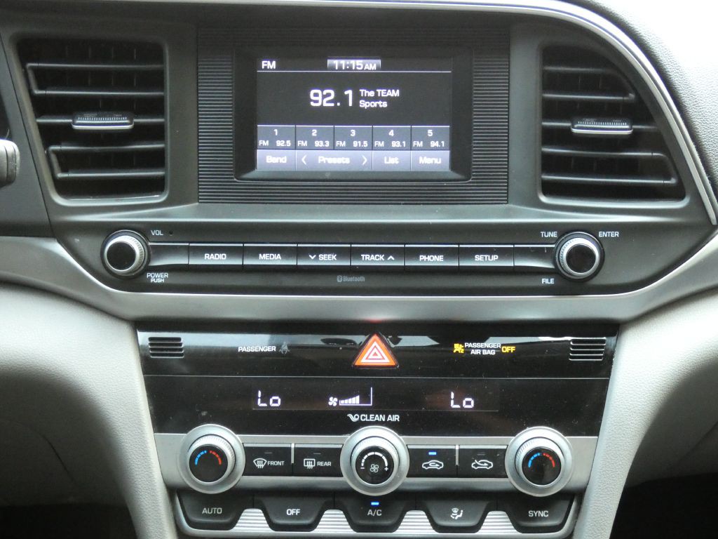 2020 Hyundai Elantra Image 9