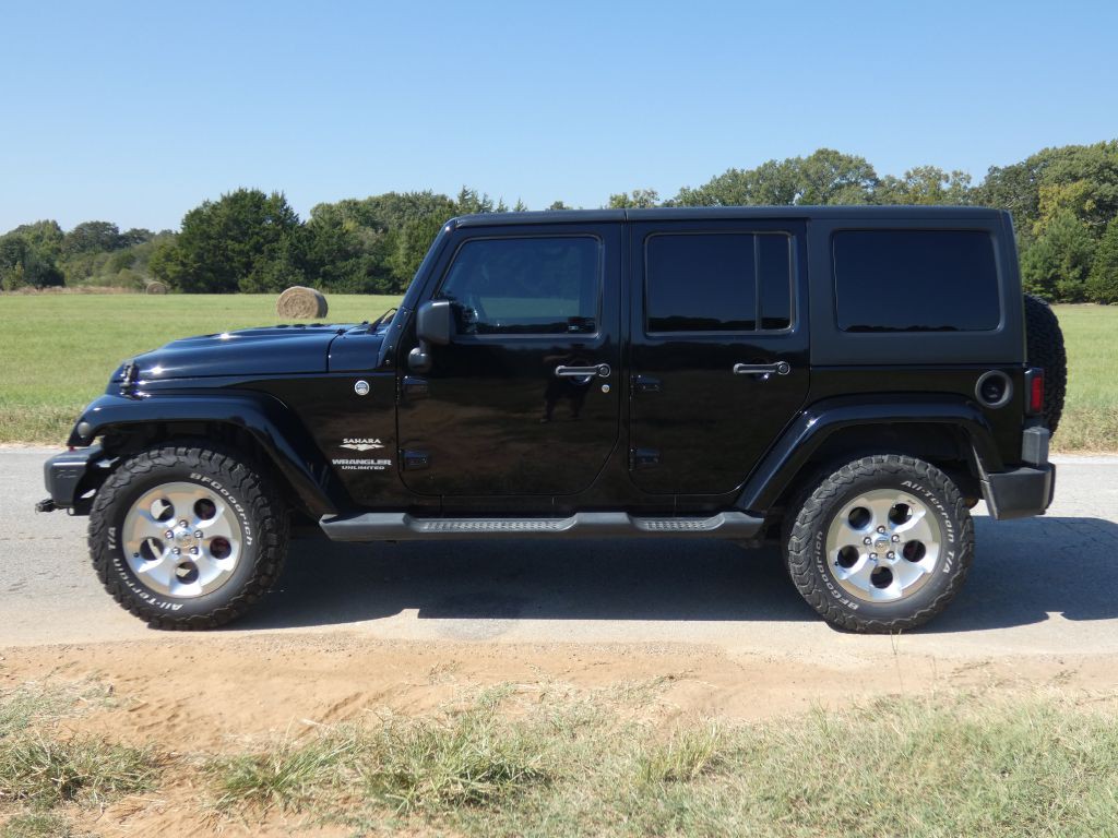 2014 Jeep Wrangler Unlimited Image 2