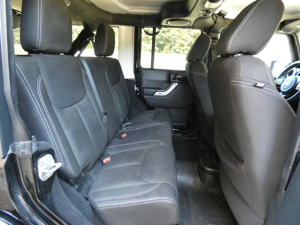 2014 Jeep Wrangler Unlimited Image 16