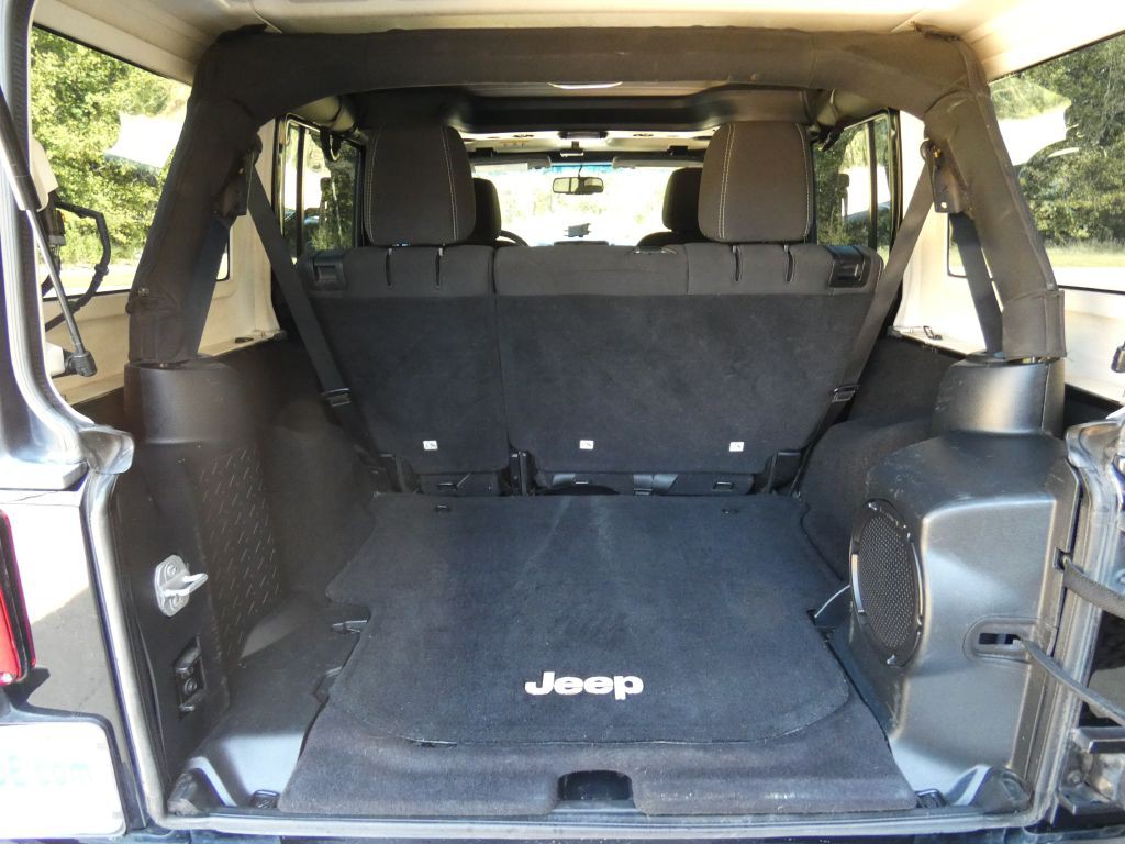 2014 Jeep Wrangler Unlimited Image 17