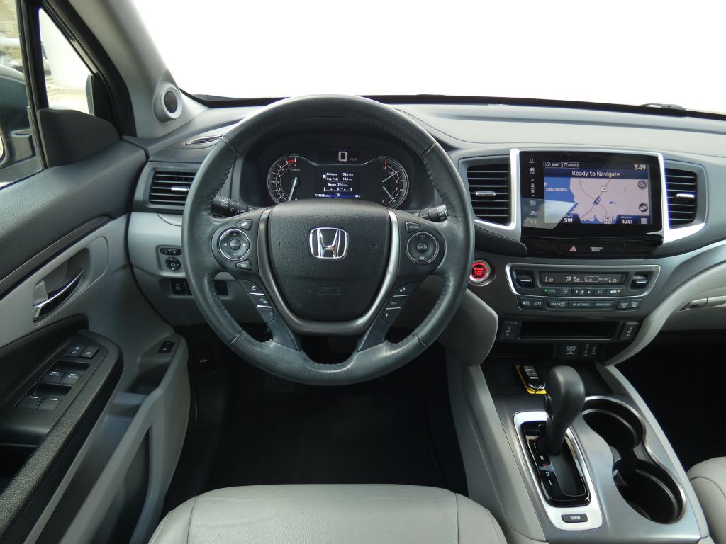 2017 Honda Pilot Image 8