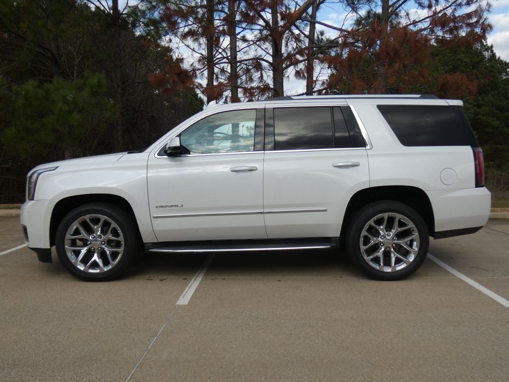 2017 GMC Yukon Image 2