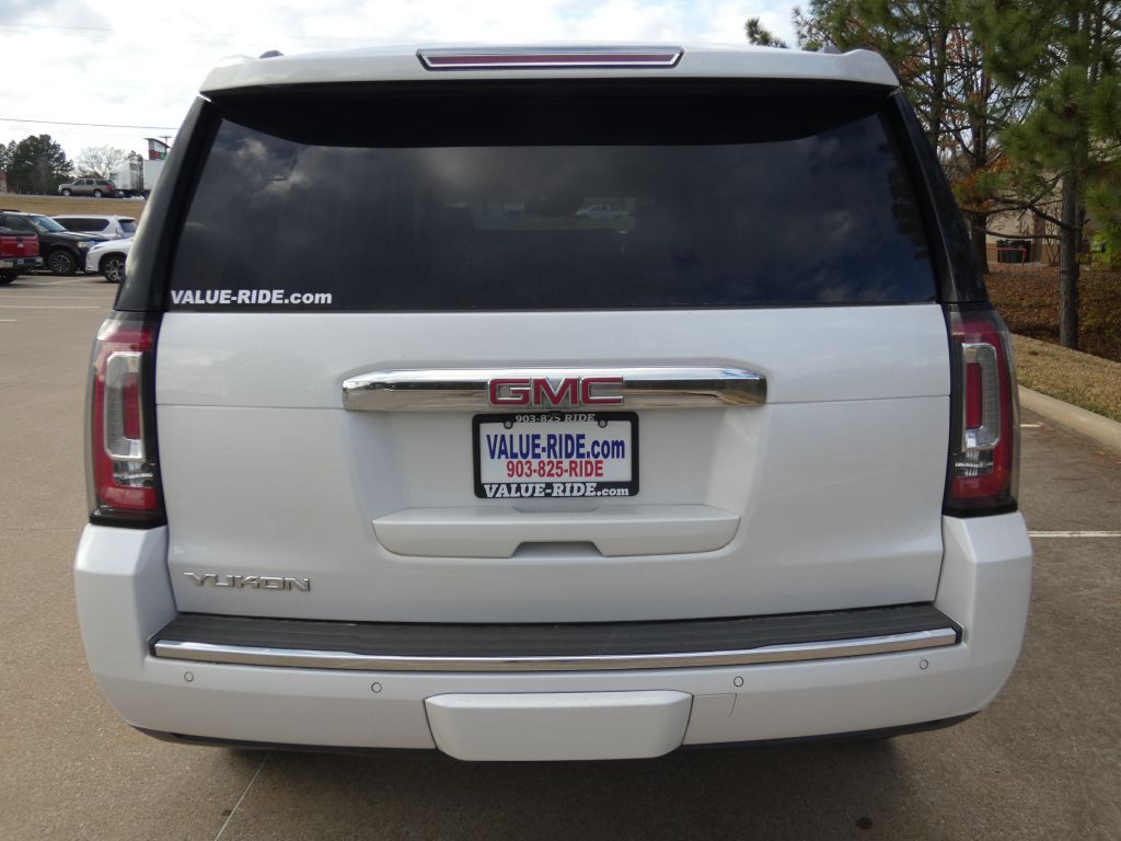 2017 GMC Yukon Image 3
