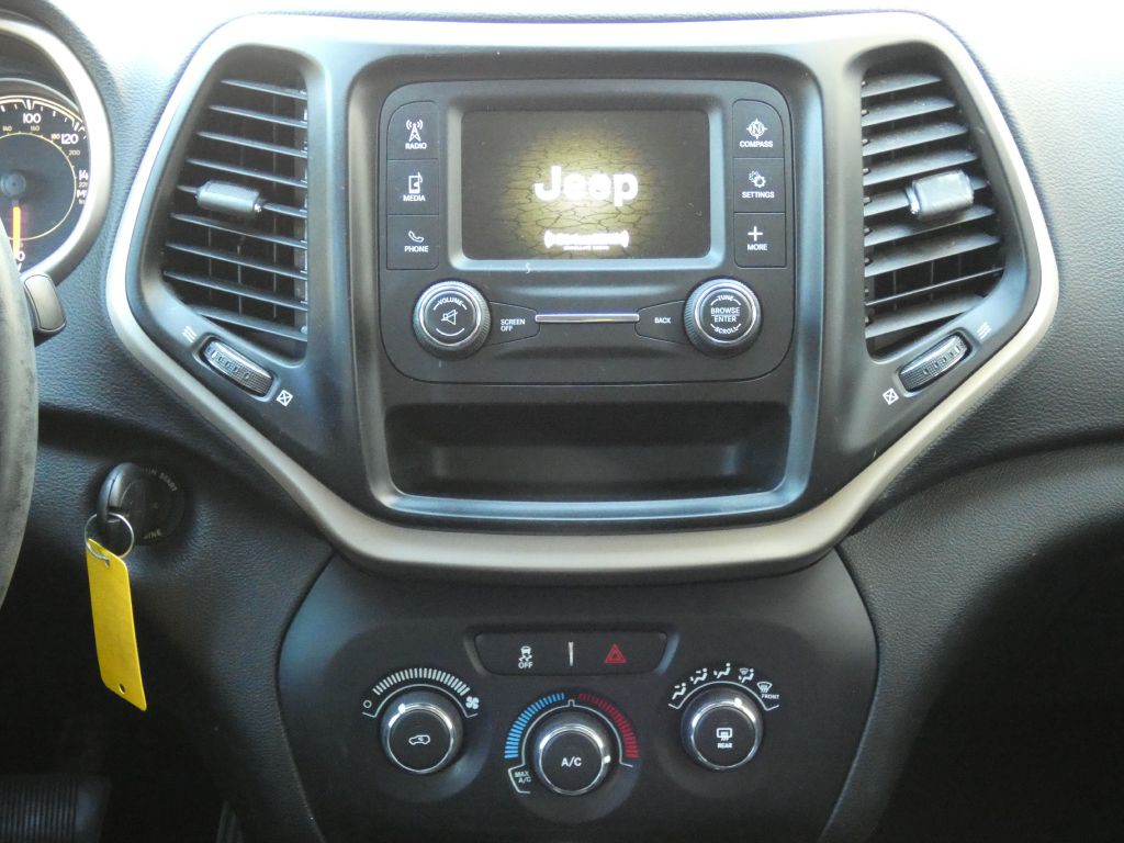 2016 Jeep Cherokee Image 9