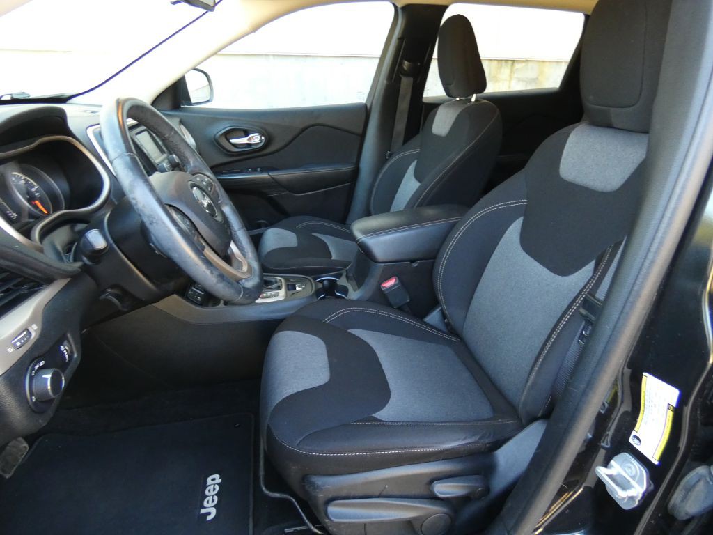 2016 Jeep Cherokee Image 12