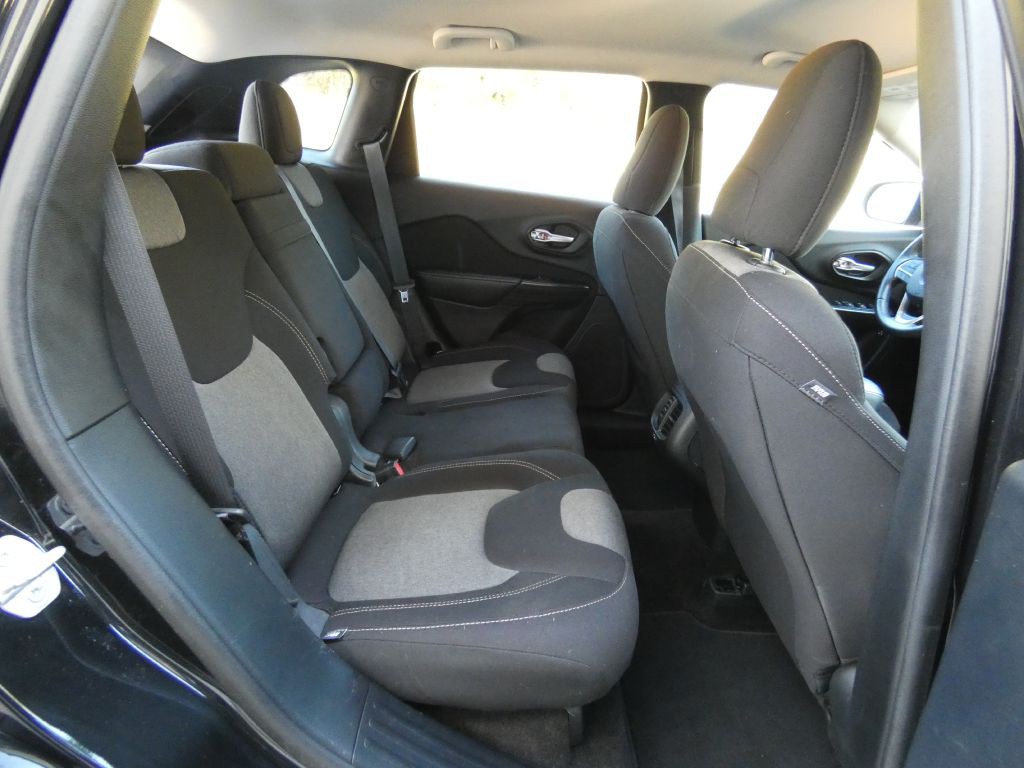 2016 Jeep Cherokee Image 15