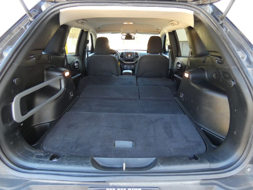 2016 Jeep Cherokee Image 17