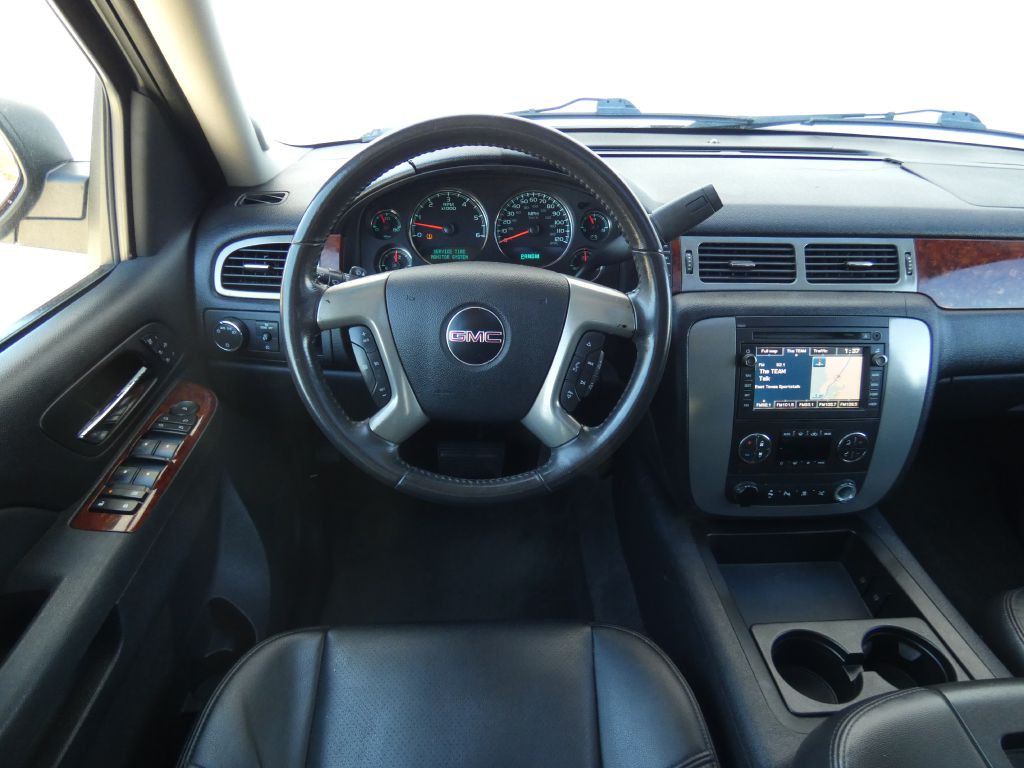 2010 GMC Yukon Image 8