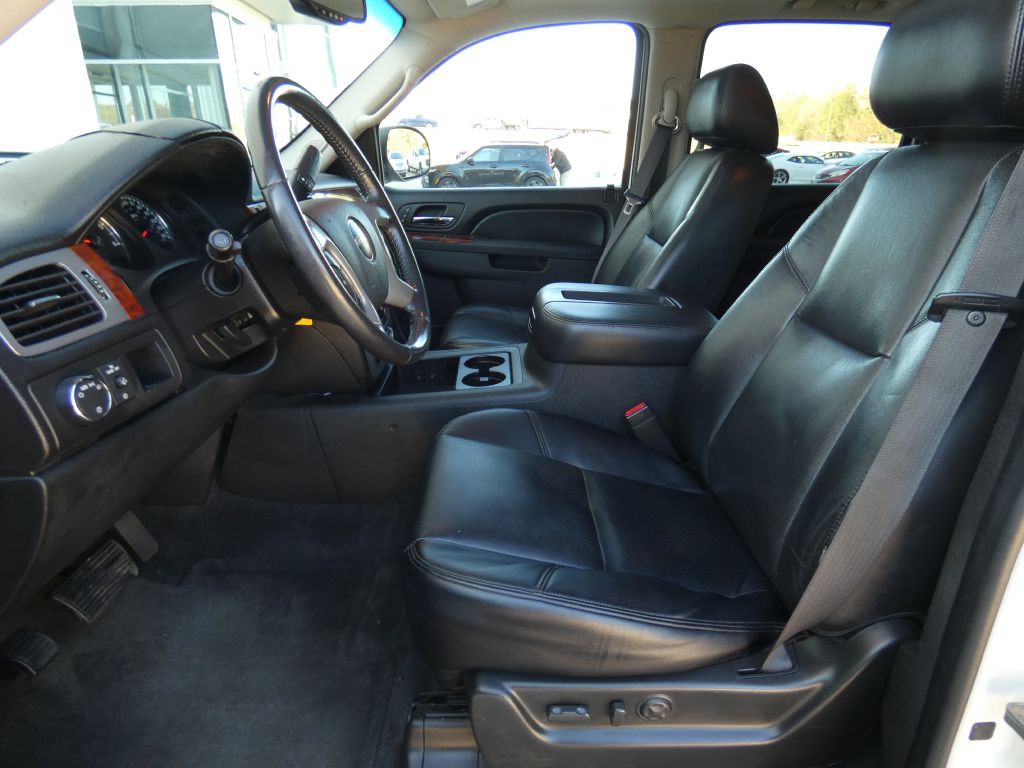 2010 GMC Yukon Image 12