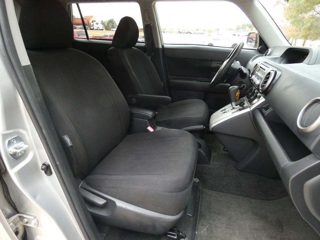2008 Scion xB Image 11
