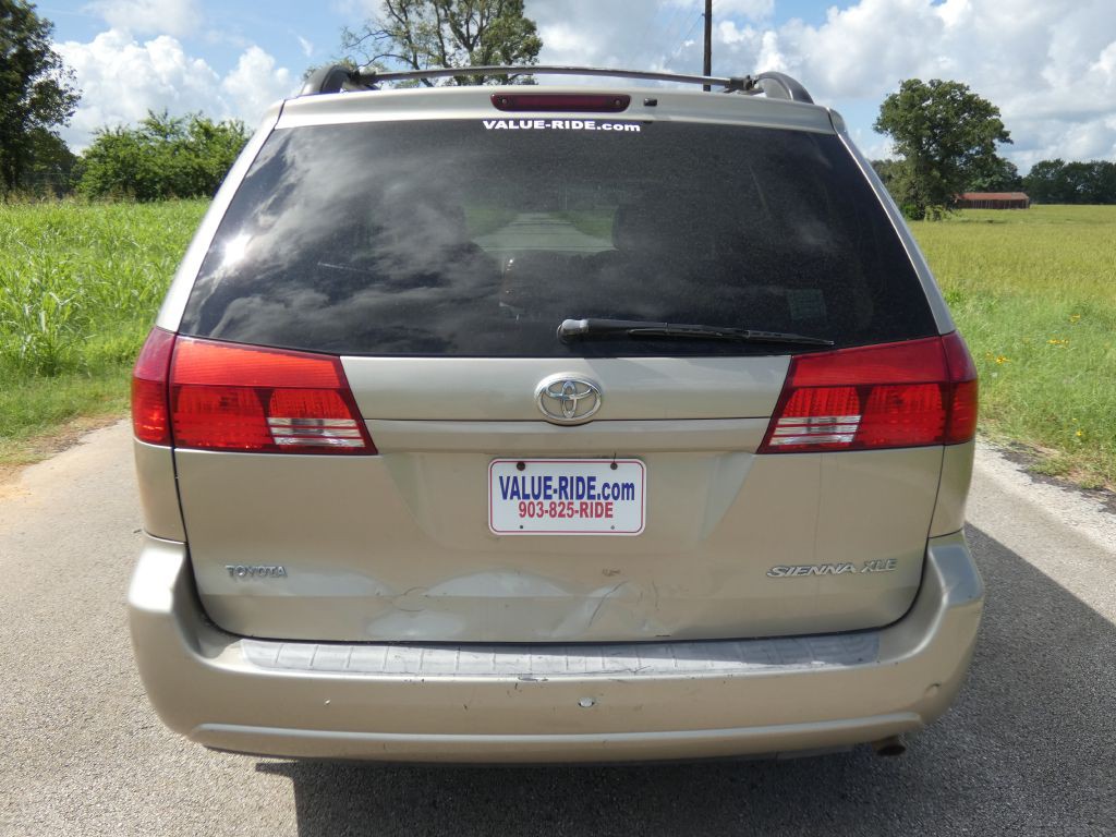 2005 Toyota Sienna Image 2