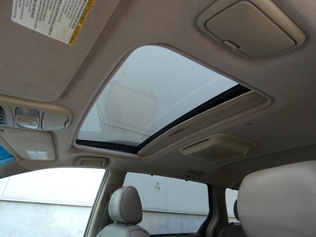 2005 Toyota Sienna Image 10