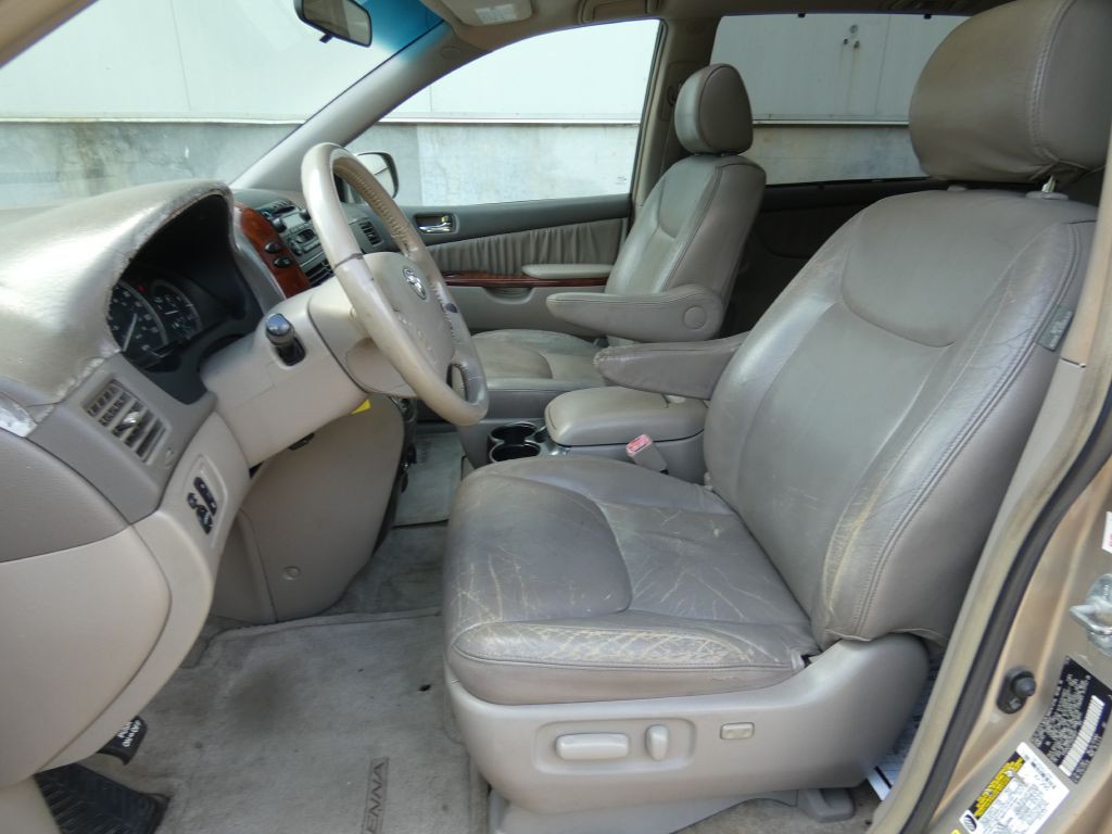 2005 Toyota Sienna Image 11