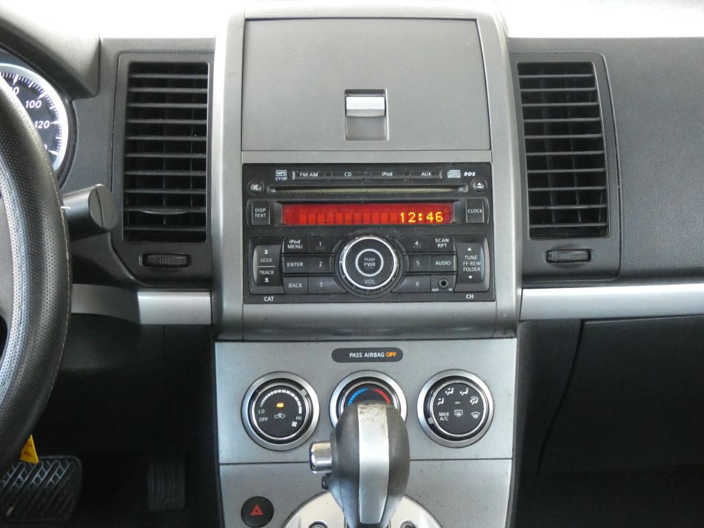 2012 Nissan Sentra Image 8