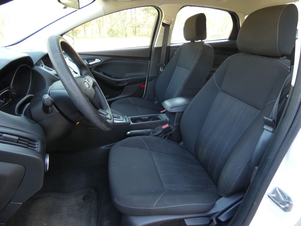 2015 Ford Focus Image 11