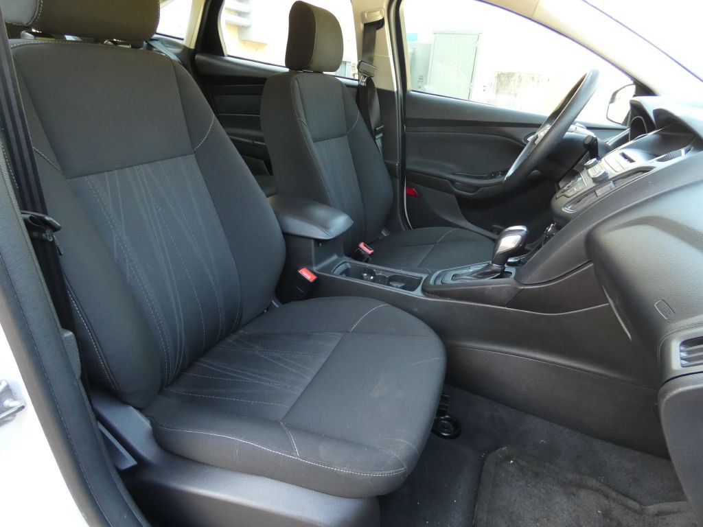 2015 Ford Focus Image 12