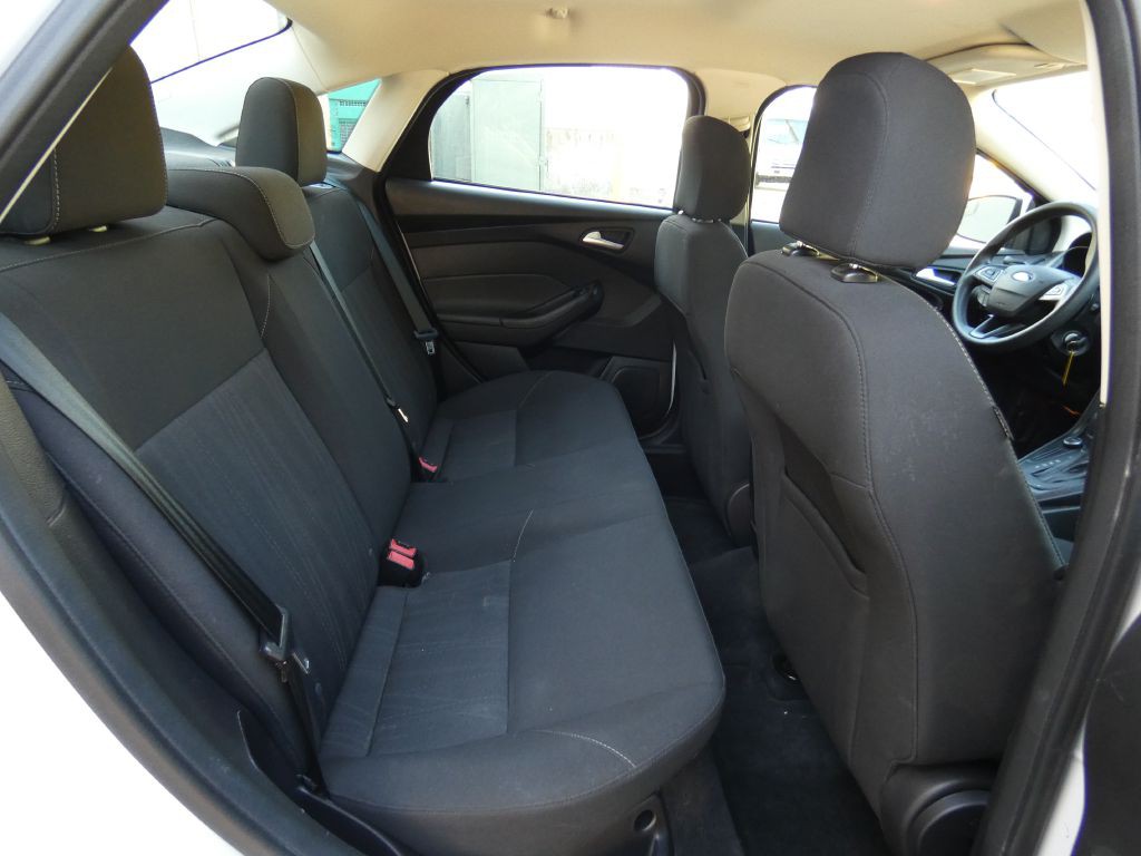 2015 Ford Focus Image 14