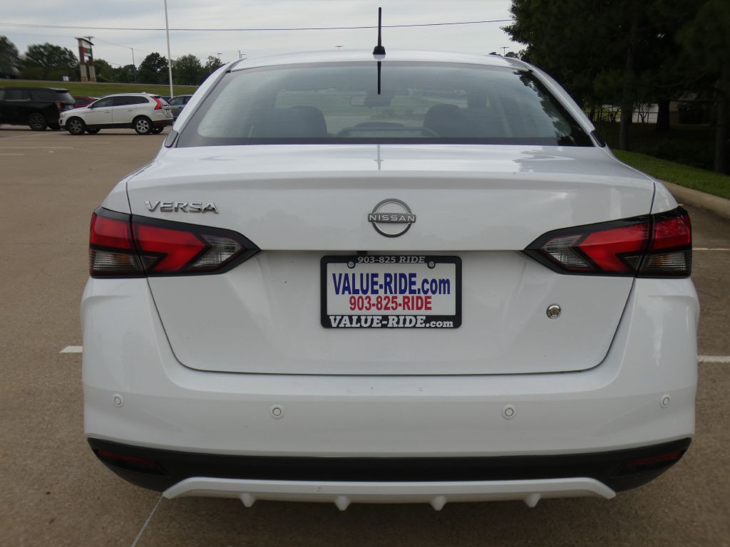 2024 Nissan Versa Image 2
