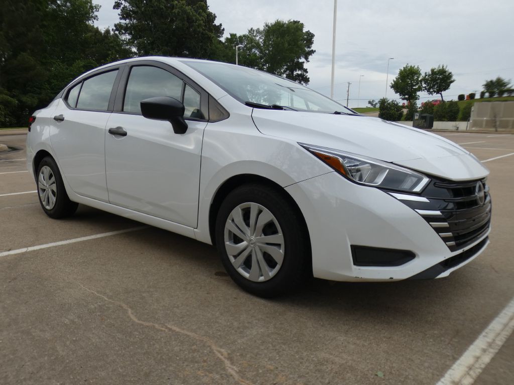 2024 Nissan Versa Image 4
