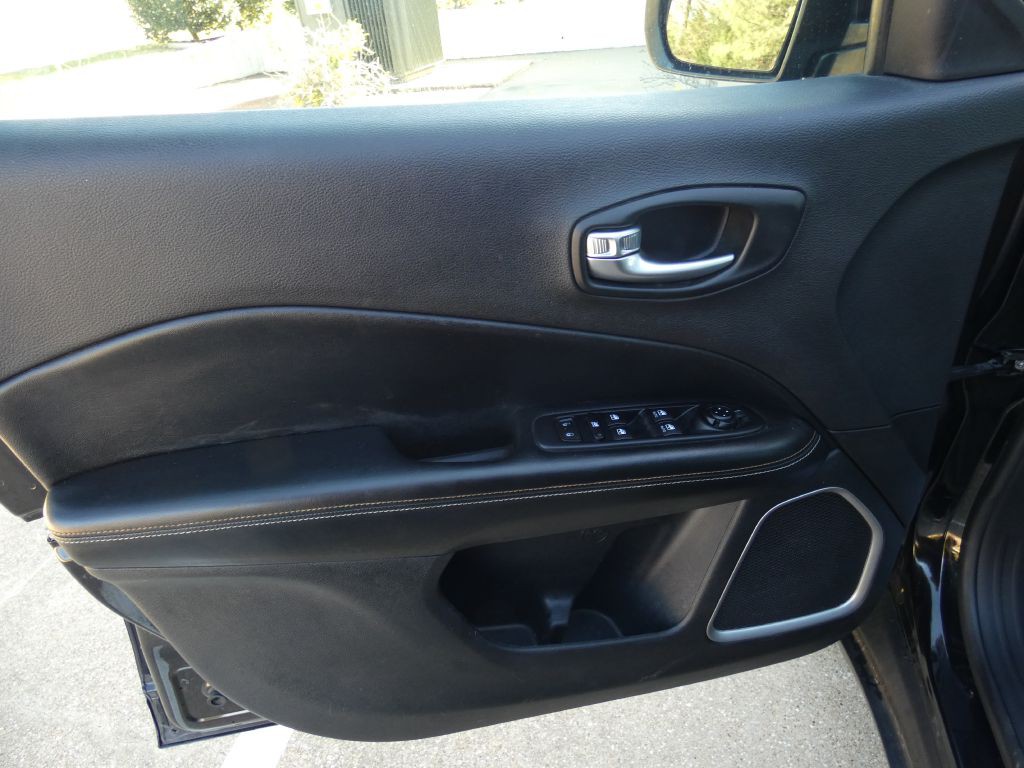 2019 Jeep Compass Image 17