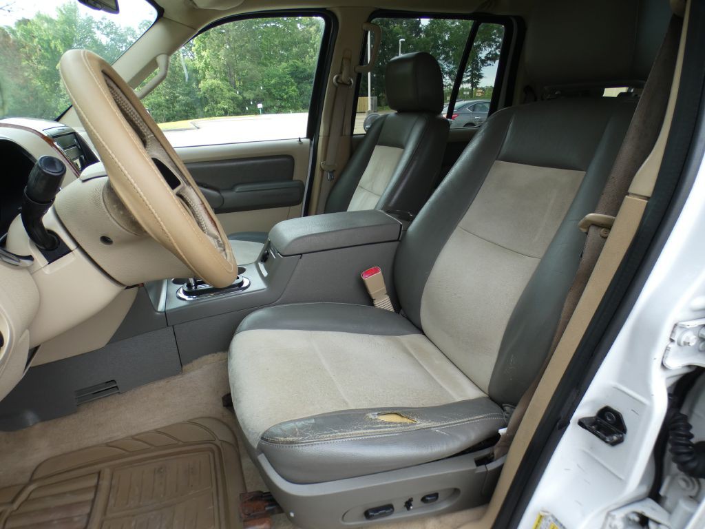 2006 Ford Explorer Image 11