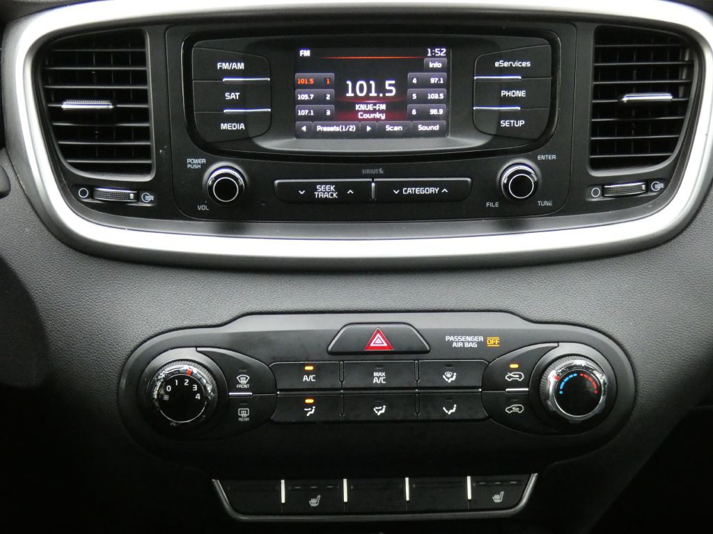 2016 Kia Sorento Image 8