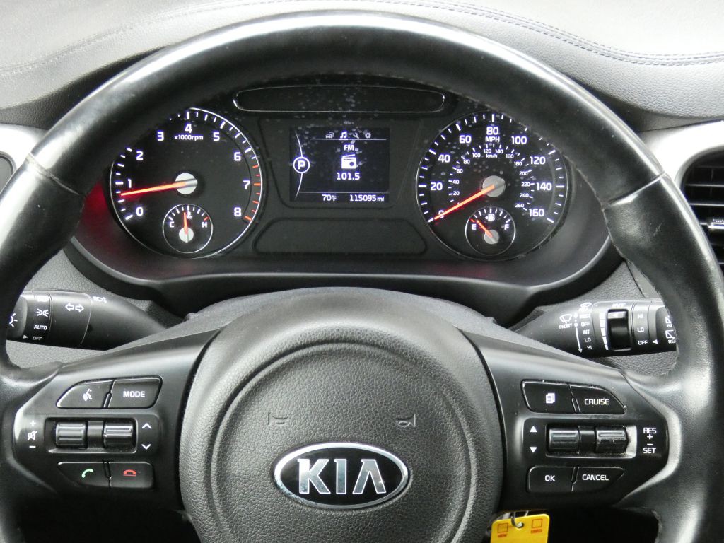 2016 Kia Sorento Image 9